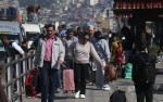 दसैंको रौनकसँगै घर फर्किनेको लर्को, भरिन थाले बसपार्क र सडक