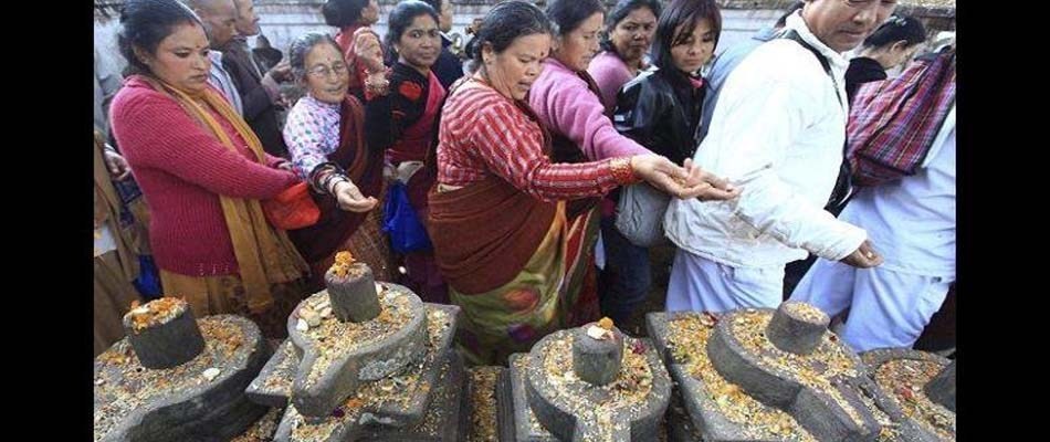 देशभरका शिवालयमा भक्तजनको भीड