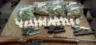 लागूऔषध सहित ४ पक्राउ