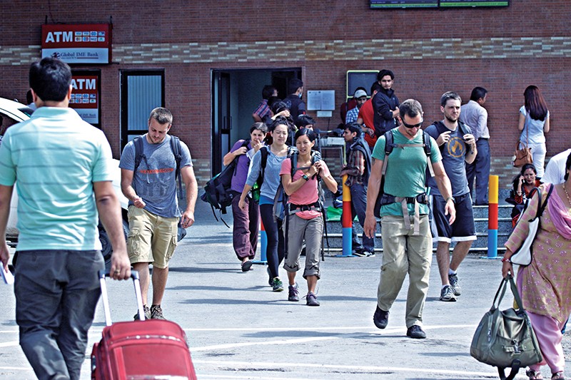 खोप लगाउन नपाए व्यवसाय सञ्चालन गर्न नसकिने पर्यटन व्यवसायीको गुनासो