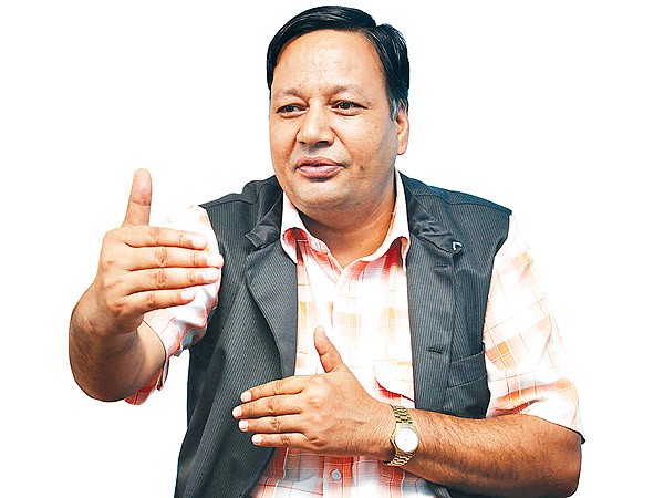 काठमाडौं मेडिकल कलेजको अनुगमनमा पुगे शिक्षामन्त्री पौडेल