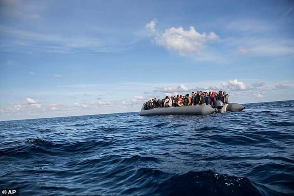 आप्रवासी सवार दुईवटा डुंगा दुर्घटनाहुदा १७० जनाको मृत्यु