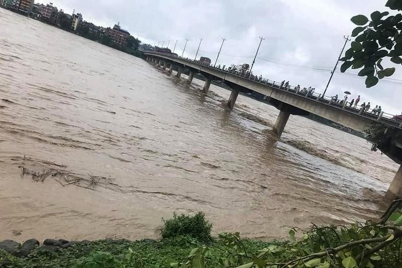 चितवनमा नारायणी नदीले खतराको तह पार गर्यो, सतर्क रहन आग्रह