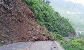 पृथ्वीराजमार्ग अवरुद्ध