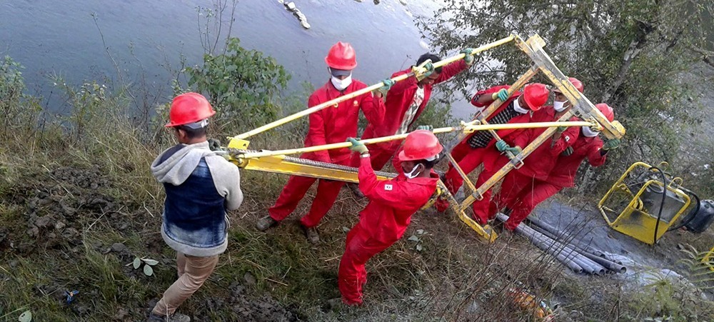 नेपालमा पेट्रोलः दँशैसम्ममा भू—भौतिक सर्भेको तथ्यांक प्रशेधन हुने