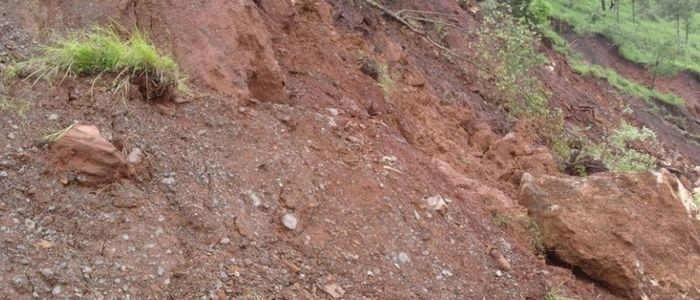 कान्ति लोकपथमा पहिरो,पाँच घाइते,दुई टिपर र एक मोटरसाइकल पुरिए