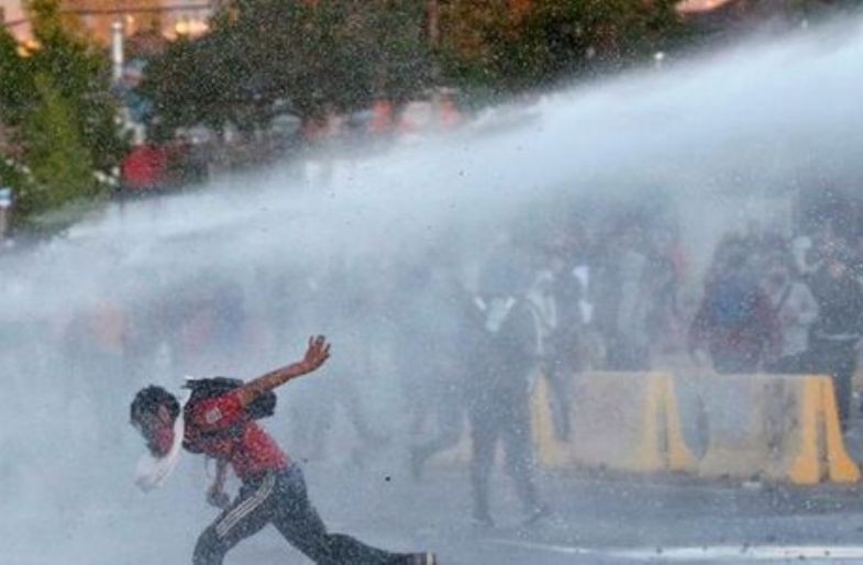 असमानताविरुद्धको प्रदर्शन हिंसात्मक बन्दा चिलीमा कम्तीमा ३० को मृत्यु