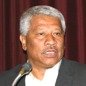 म सभापतिको रेसबाट हट्दिनँः  सिंह