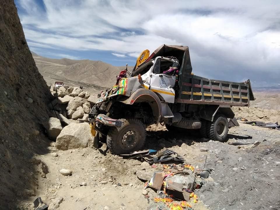 टिपर दुर्घटनामा चालकको मृत्यु