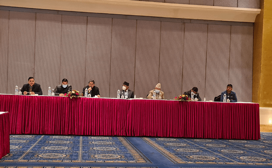 सम्पादकहरुसँग प्रचण्ड–माधव समूहको छलफल