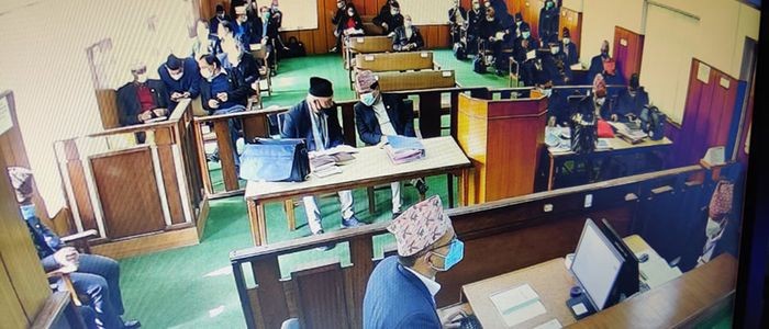 संवैधानिक इजलासमा बहस जारी, बाहिरका कुरा नगर्न प्रधानन्यायाधीशको आग्रह