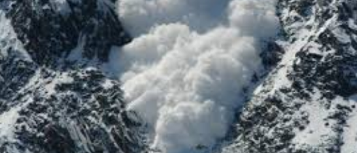 हिमपातपछि रोकिए हेटौंडा–काठमाडौं आवतजावत गर्ने सवारी