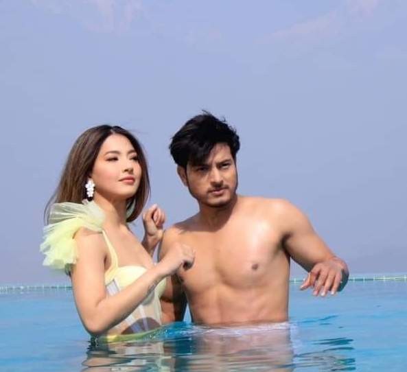 साम्राज्ञीको स्विमिङ पुलभित्रको तस्बिर