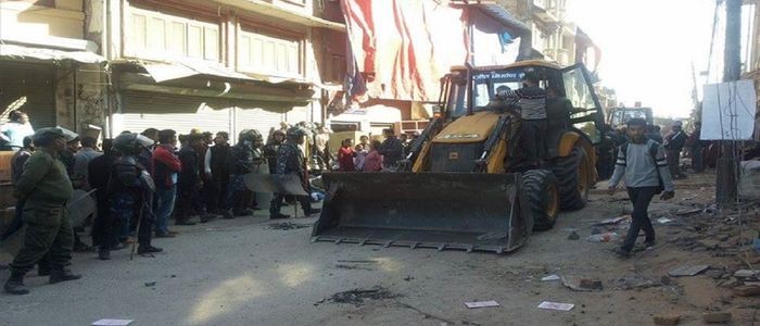 बाबुरामले रोकेको सडकमा डोजर