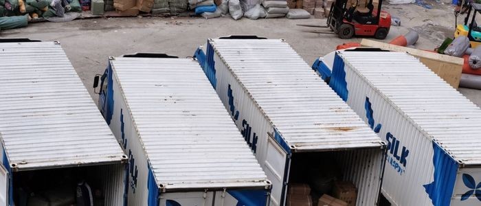 चिनियाँ नाकाबाट दैनिक सात कन्टेनर सामग्री भित्रिँदै