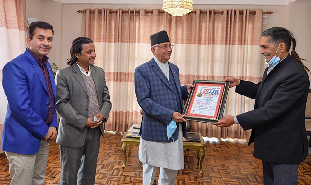 प्रधानमन्त्री ओली नीम अवार्डको उत्कृष्ट ५ गीतकारमा