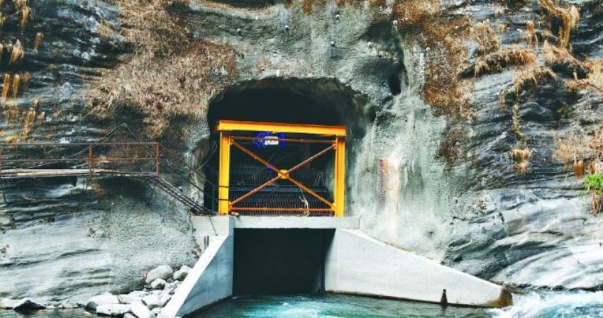 उपत्यकामा मेलम्चीको पानी कुन ट्यांकीबाट कति लिटर वितरण हुँदैछ त ?