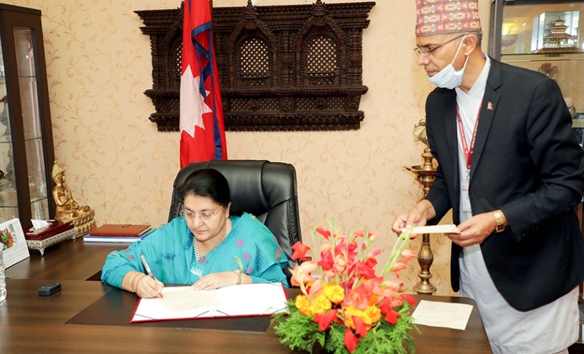 बहुमत पुर्‍याउन राष्ट्रपतिले दिएको समय आज सकिँदै, बहुमतको सरकार गठन हुँने सम्भावना न्यून