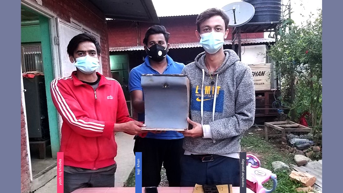 नुवाकोटका तीन युवाले सेन्सरयुक्त ह्याण्ड स्यानिटाइजर मेसिन बनाए
