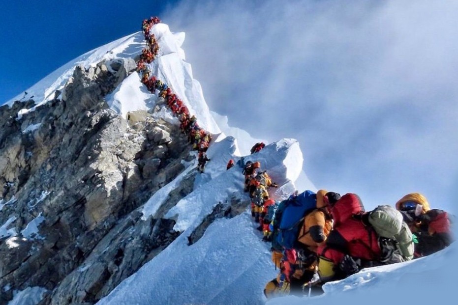 सगरमाथामा आज बिहानैदेखि भारी हिमपात, आरोहणसमेत प्रभावित