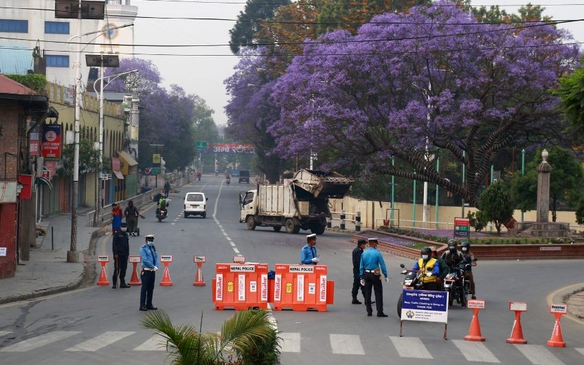 काठमाडौं उपत्यकामा निषेधाज्ञा फेरि थपिँदै, लामो दूरीका सवारी सञ्चालन गर्न दिने तयारी