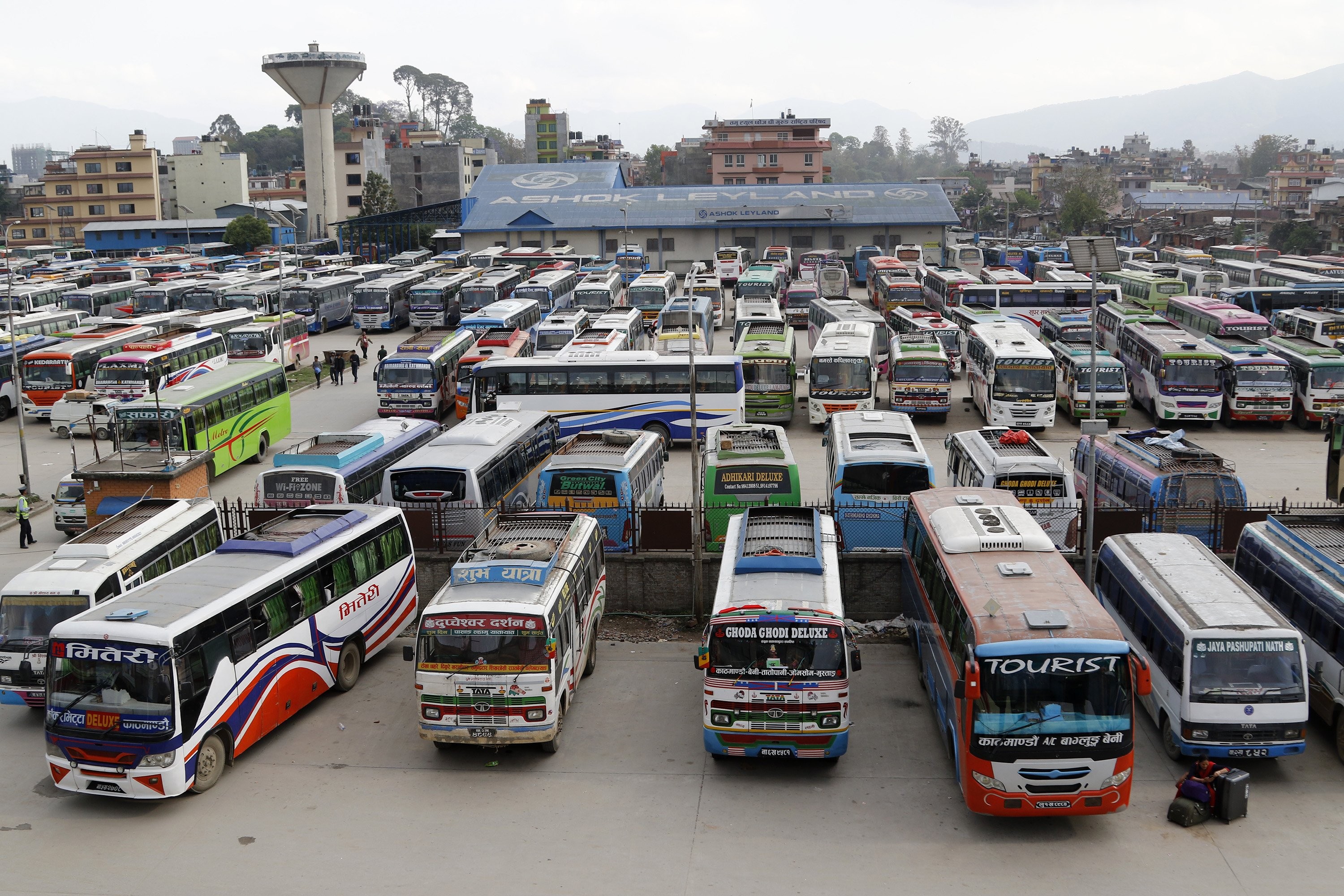 काठमाण्डौ उपत्यकाको निषेधाज्ञा एक साता लम्बियो, भोलिबाट जोरविजोर प्रणालीमा सार्वजनिक यातायात चल्ने (निर्णयसहित)
