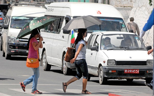ठूला सवारी साधनमात्र सञ्चालन गर्न दिने सरकारको निर्णयप्रति व्यवसायीको आपत्ति