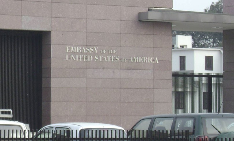 अमेरिकी दूतावासले सेवा नदिएपछि काठमाण्डौबाट भिसा आवेदन दिएकाहरु भारत जान थाले