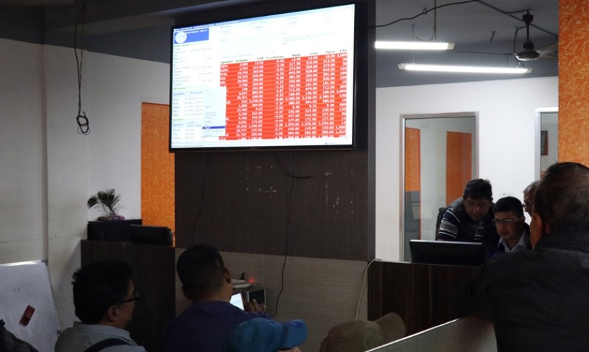 ५ अर्बमा सीमित : सेयर कारोबार