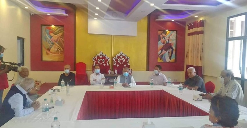 कांग्रेस संस्थापन इतर समूहका सभापतिका आकांक्षीको बैठक सुरु