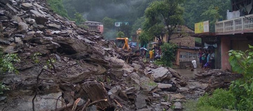 सिद्धार्थ राजमार्गको पाल्पा–स्याङ्जा सडक अवरुद्ध