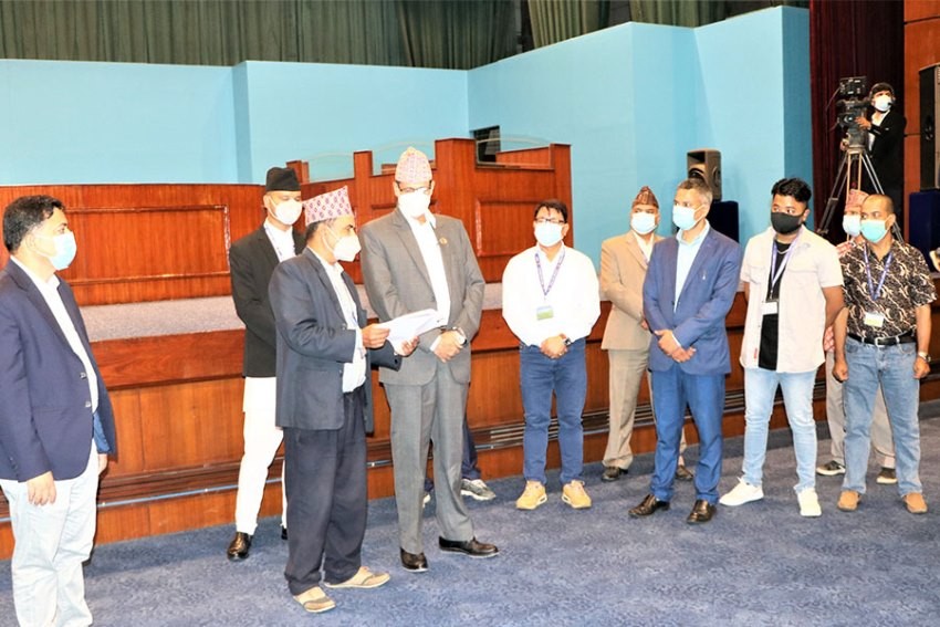 वृहत्तर राष्ट्रिय एकताको खाँचो छ  : सभामुख सापकोटा