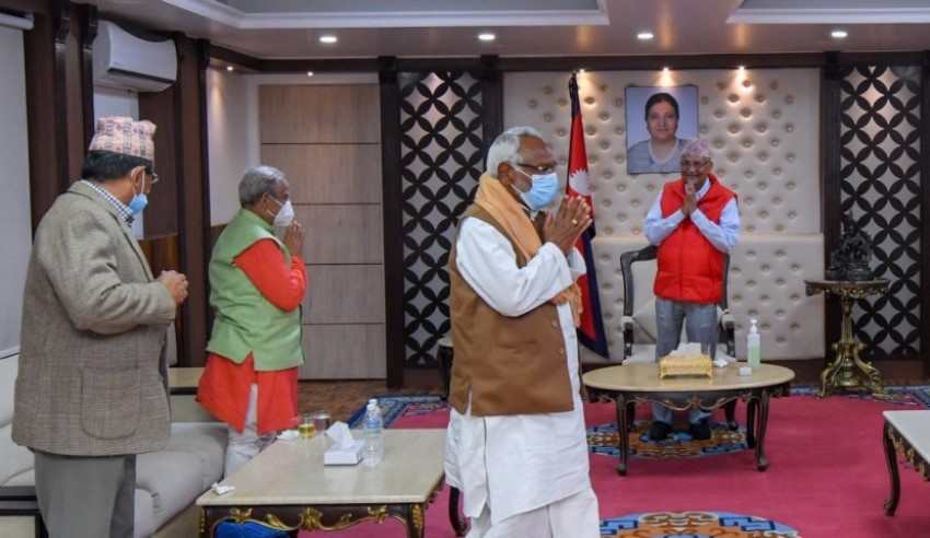 एमाले अध्यक्ष ओली र महन्थ ठाकुरसहितका नेताहरुबीच भेटवार्ता