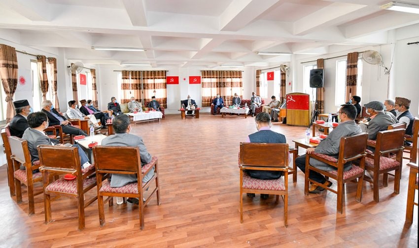 प्रतिनिधिसभा बैठक बस्न अघि  एमाले स्थायी कमिटी बैठक बस्दै