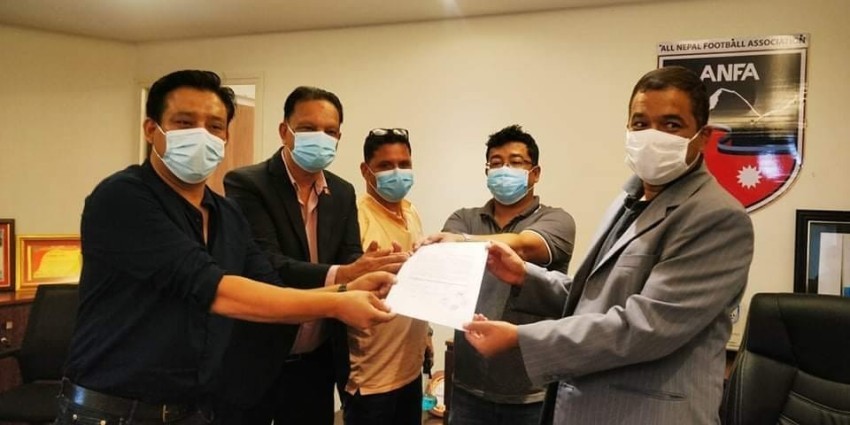 ’ए’ डिभिजन लिग रोक्न चार क्लबको माग