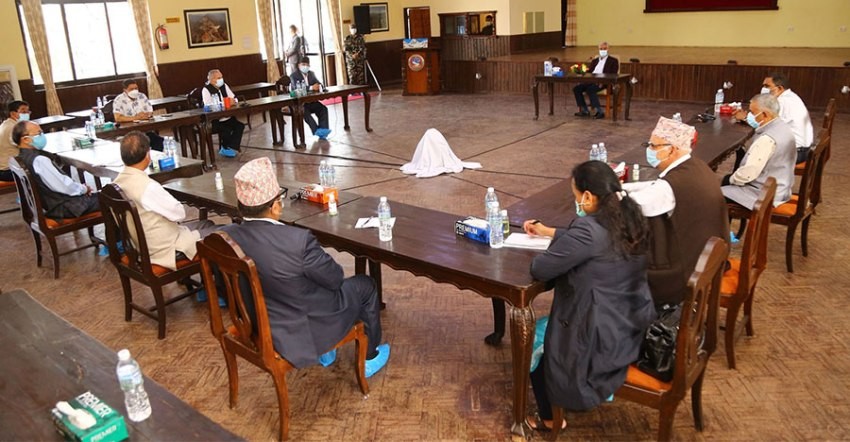 सत्ता गठबन्धनको बैठक : मन्त्रालय बाँडफाँटको जिम्मा शीर्ष नेतालाई
