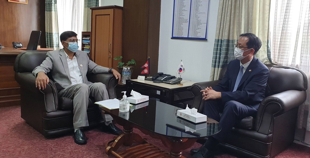 दक्षिण कोरियाका राजदूतले अर्थमन्त्रीलाई भेटे, के भयो कुराकानी ?