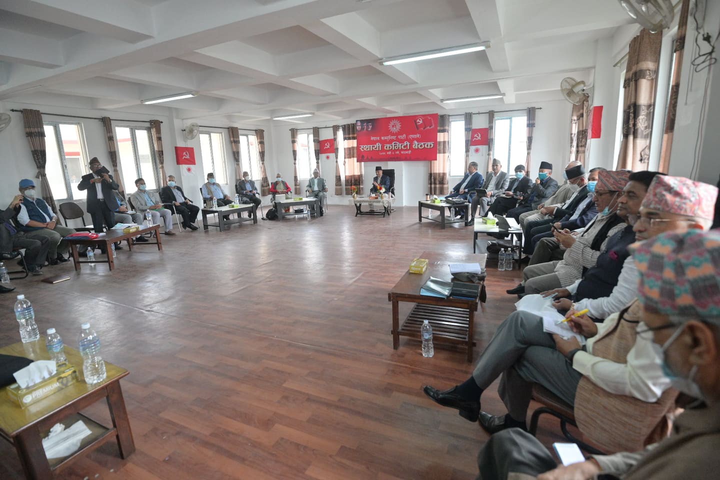 एमाले स्थायी कमिटीको निर्णयः असोजमा विधान अधिवेशन, महाधिवेशन १०-१२ मंसिरमा हुने