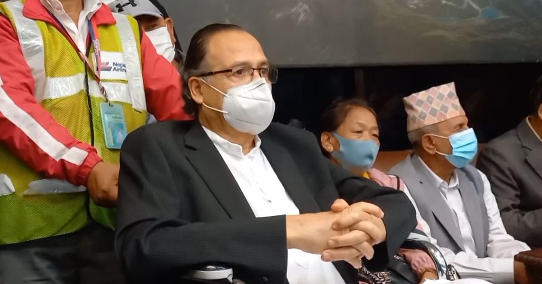 केपी ओलीको पार्टी दक्षिणपन्थी अवसरवादी हो : झलनाथ खनाल