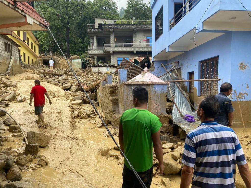 बुटवलको ज्योतिनगरमा फेरि पहिरोः ९ घर पुरिए, २० घरमा क्षति
