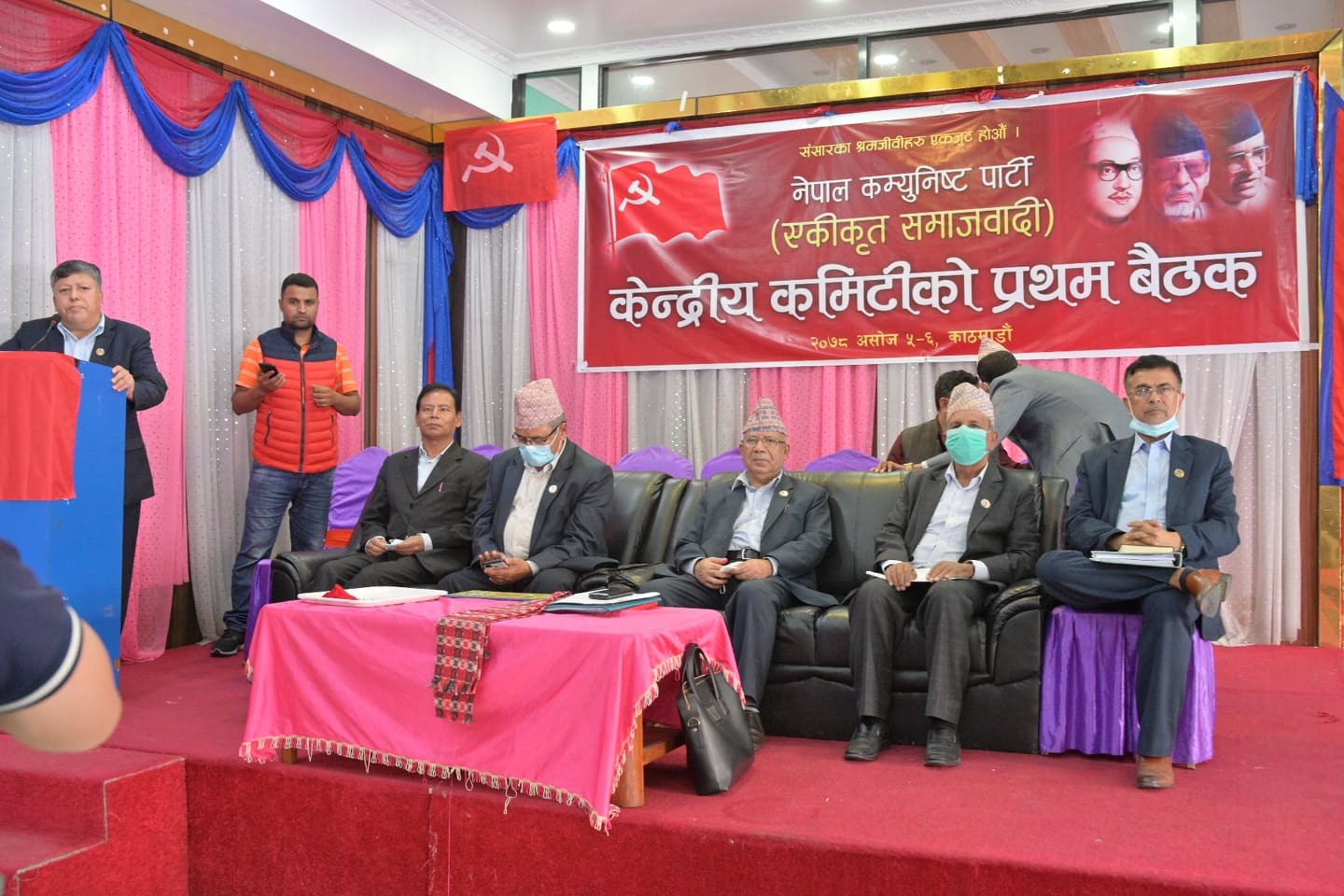 माधवकुमार नेपालको राजनीतिक प्रस्ताव पारित, भोलि महासचिव छान्ने