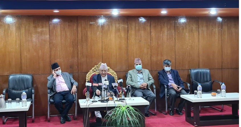 सञ्चारमाध्यमसँग ओलीको गुनासोः वर्तमान सरकारलाई खबरदारी नै गरेन !