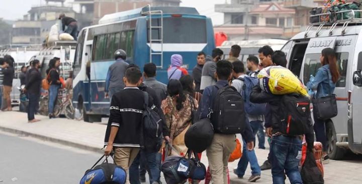 काठमाडौं उपत्याकाबाट करिब साढे ४ लाख मानिस बाहिरिए
