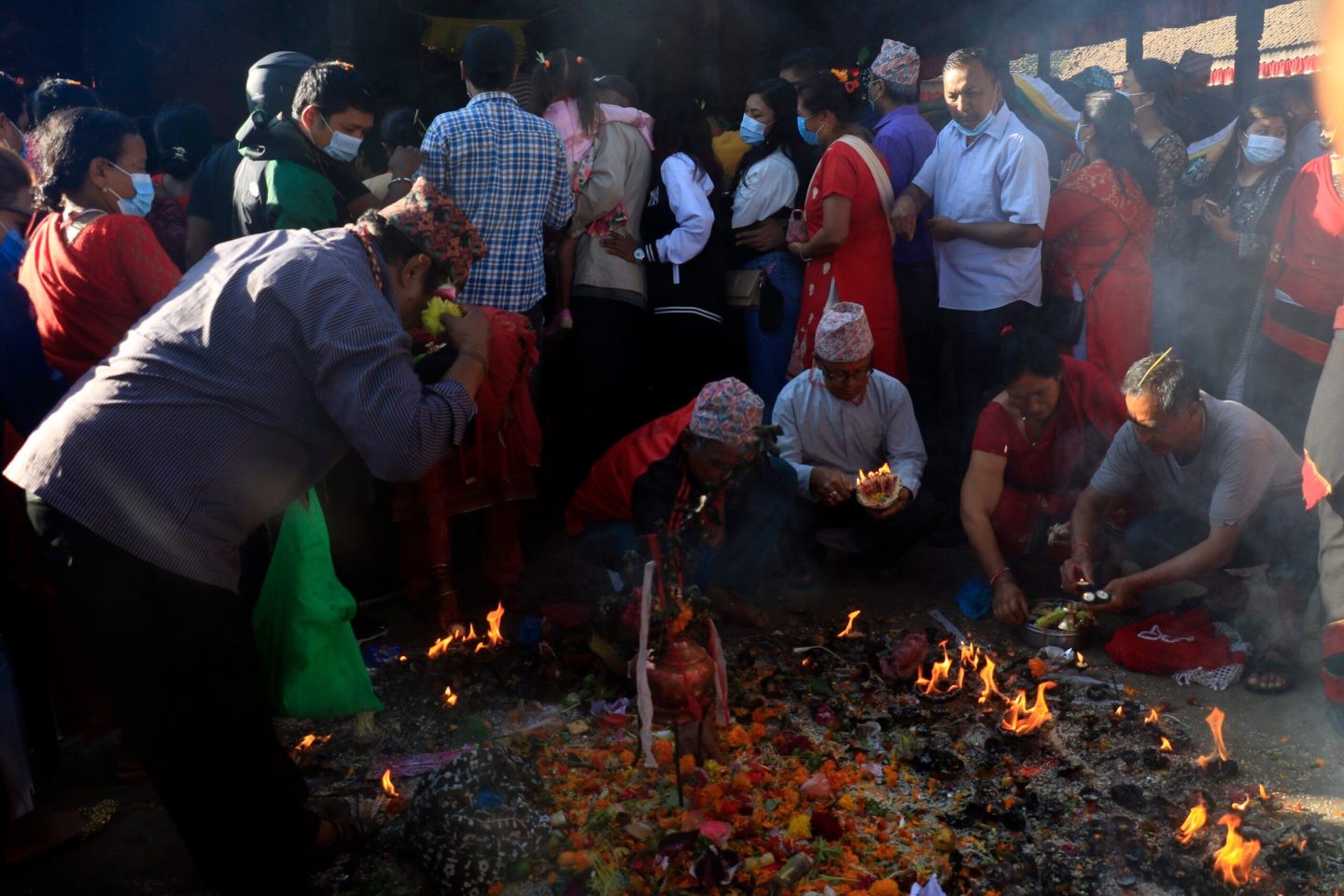 राति महिषासुरको प्रतिक खःमेय बध, आज ब्रह्मायणीमा हजारौँको भीड