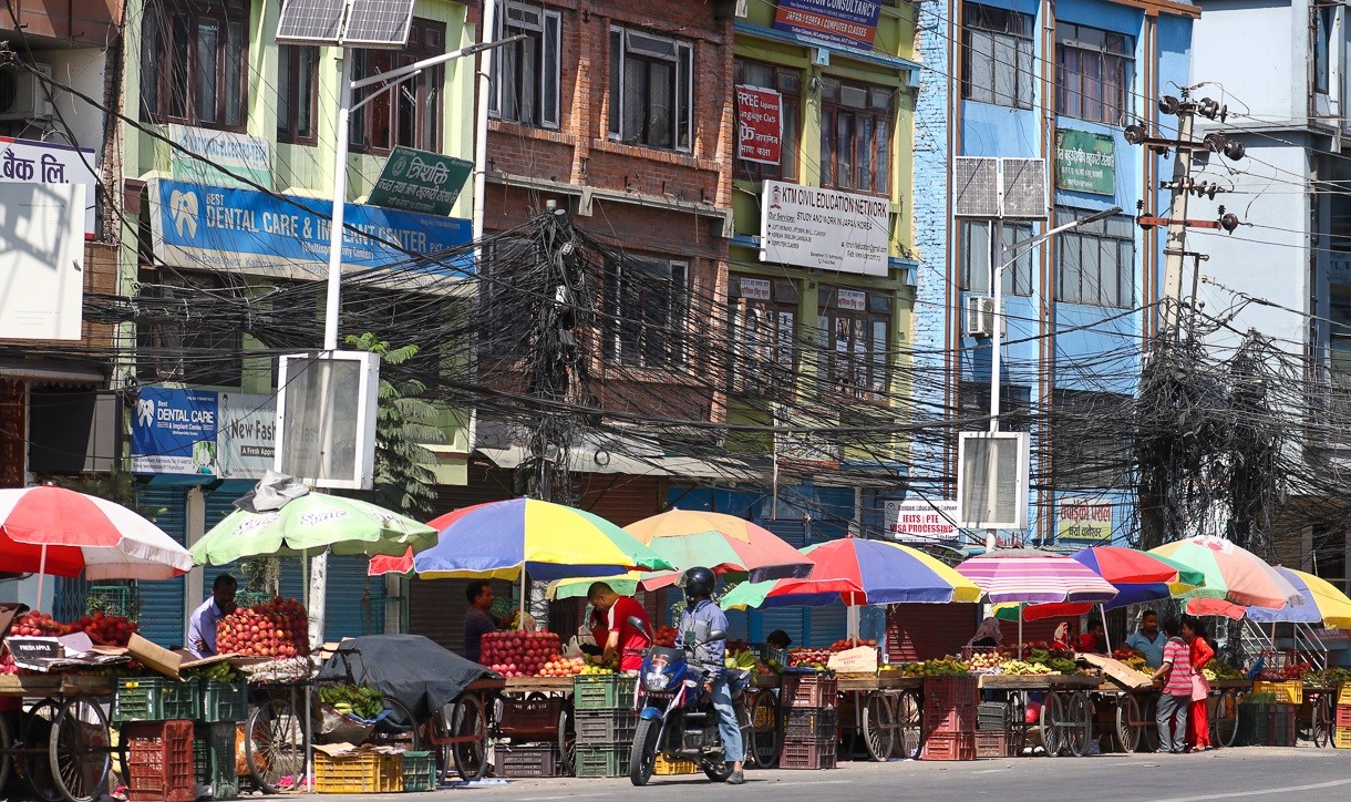 टीकाको भोलिपल्ट आज उपत्यकामा बढ्यो चहलपहल, टीका जारी
