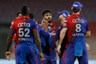 आईपीएल क्रिकेट : मुम्बई र दिल्लीबीच प्रतिस्पर्धा हुँदै, प्ले अफ पुग्ने दिल्लीको लक्ष्य