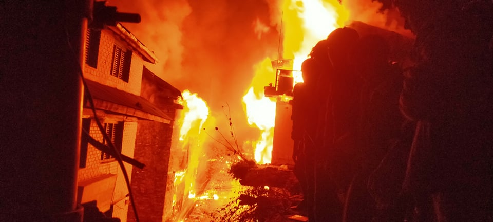 मुगु  आगलागी : झण्डै ७५ परिवार विस्थापित