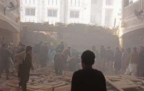 पाकिस्तानको मस्जिदमा भएको विस्फोटमा ज्यान गुमाउनेको सङ्ख्या ९२ पुग्यो