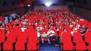 ‘महापुरूष’ को एक साताको कमाई कति ? 