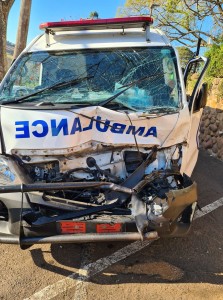 एम्बुलेन्सको ठक्करबाट एकै परिवारका दुई जनाको मृत्यु